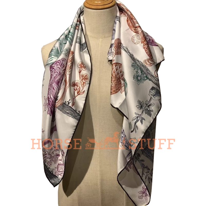 Hermès Double Face Scarf Della Cavalleria Favolosa 90 White / Marine