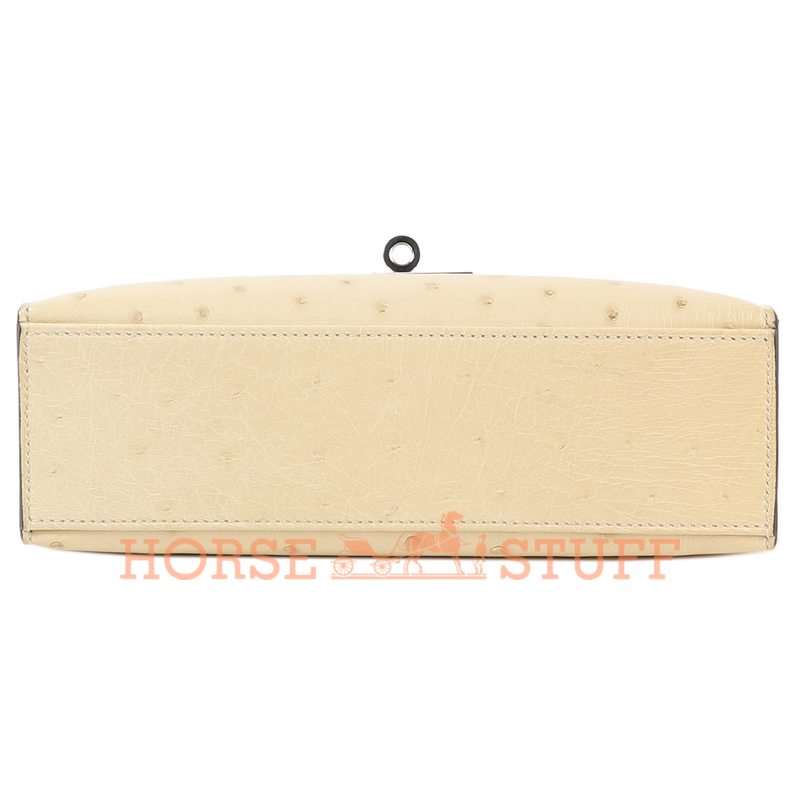 Hermès Kelly Pochette Clutch Parchemin Ostrich PHW