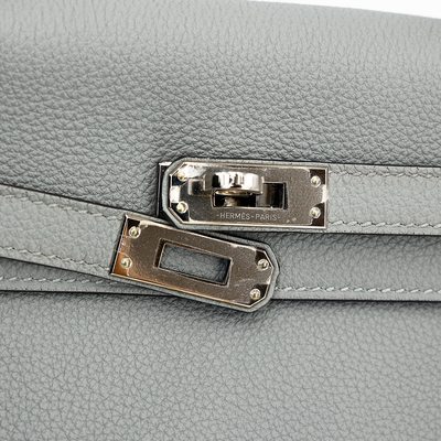 Hermès Kelly Retourne 25 Gris Mouette Togo PHW