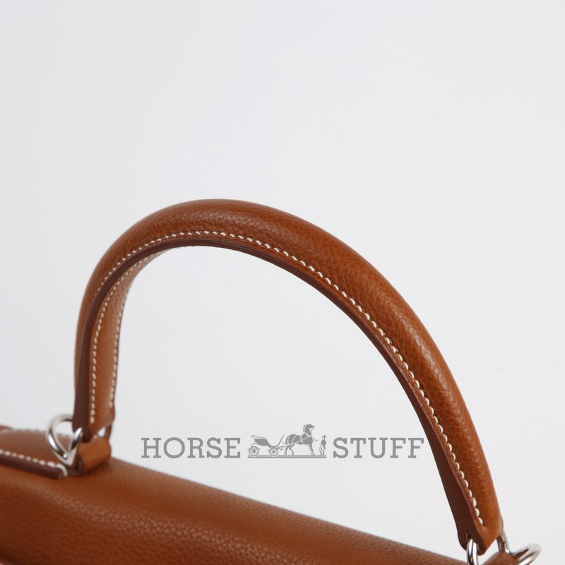 Hermès Kelly Retourne 28 Gold Fauve Barenia Faubourg PHW