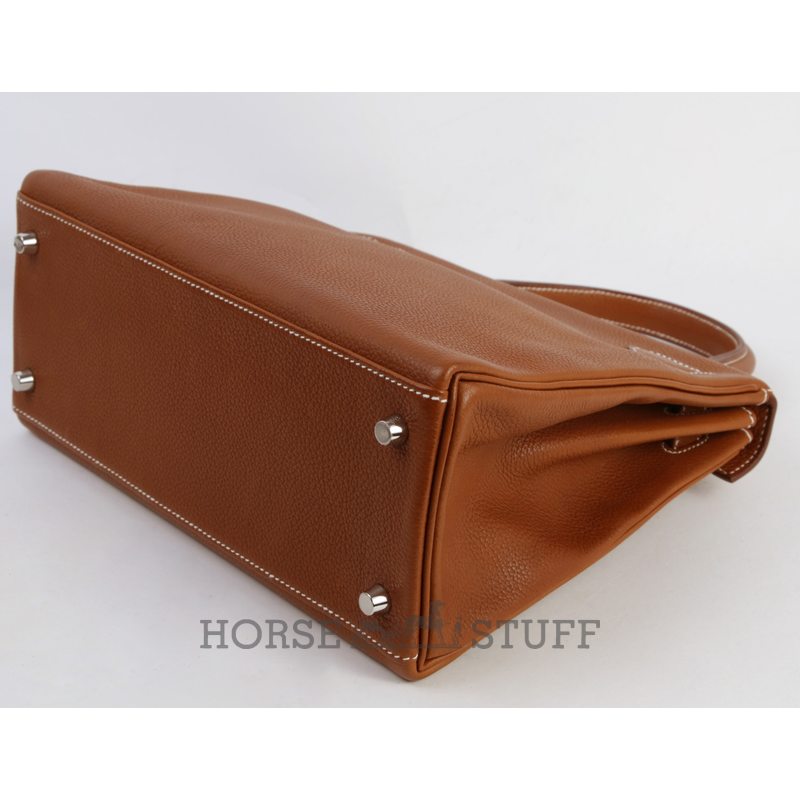 Hermès Kelly Retourne 28 Gold Fauve Barenia Faubourg PHW