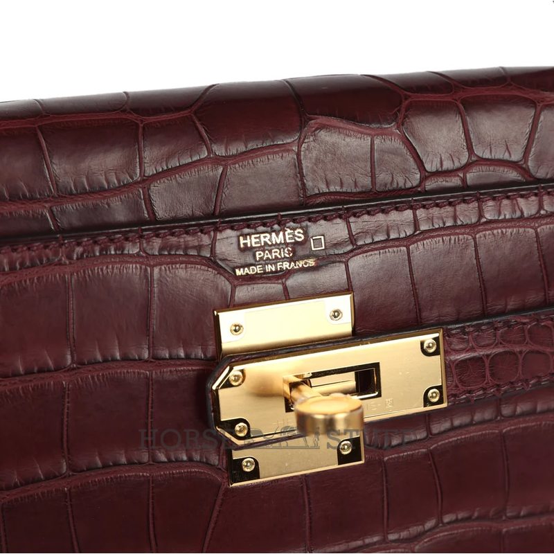 Hermès Kelly Retourne 28 Bordeaux Matte Crocodile Alligator GHW
