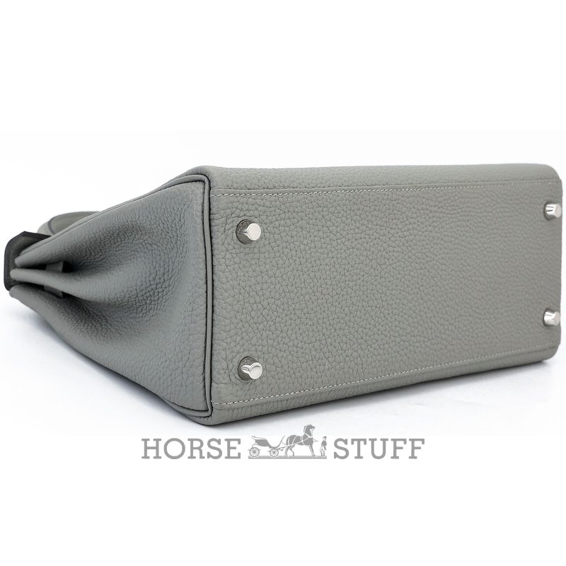 Hermès Kelly Retourne 28 Gris Mouette Togo PHW
