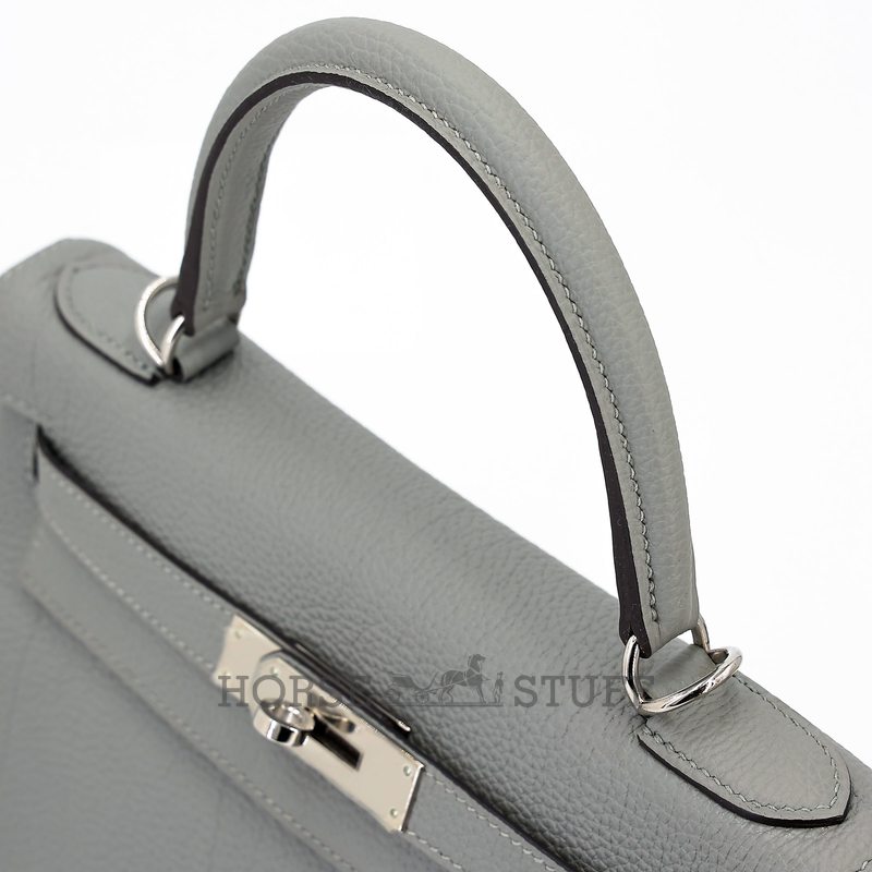 Hermès Kelly Retourne 28 Gris Mouette Togo PHW