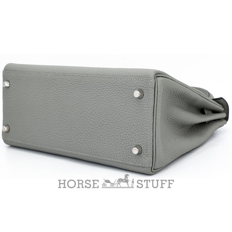Hermès Kelly Retourne 28 Gris Mouette Togo PHW